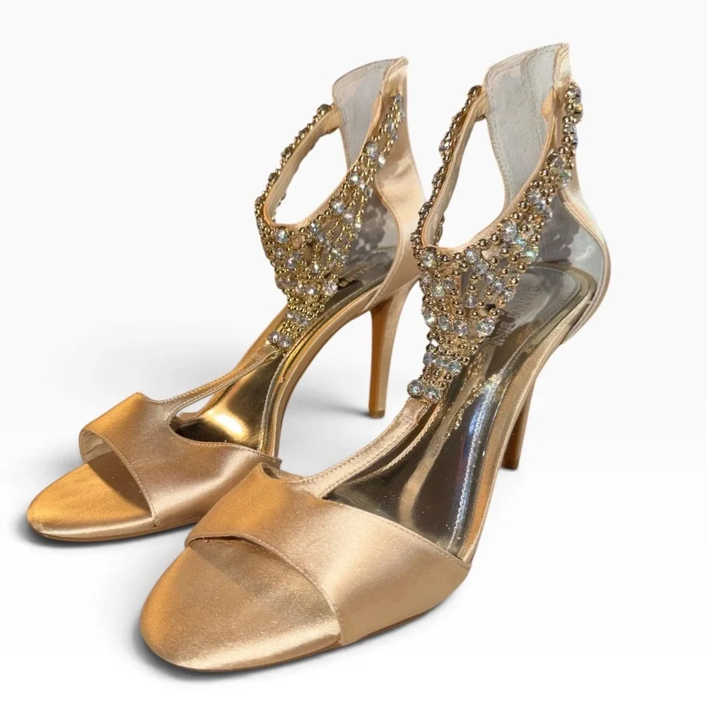 Gianni Bini Stiletto Sandals Womens 8M Gold EUC Rhinestone T-Strap Satin Heels